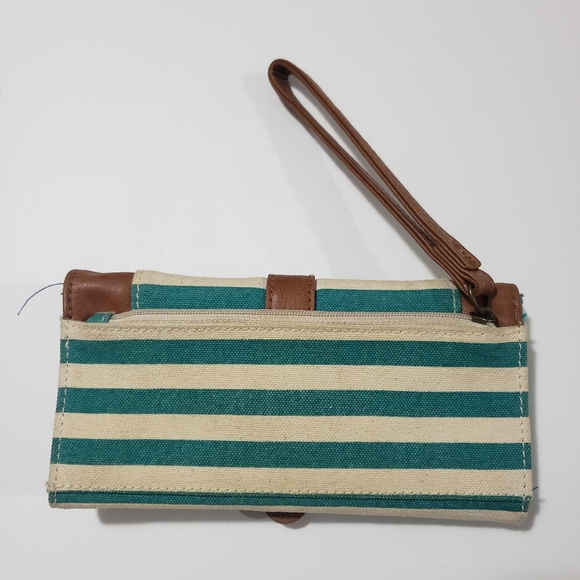 Aero striped green and white (cream) wallet - Picture 2 of 5